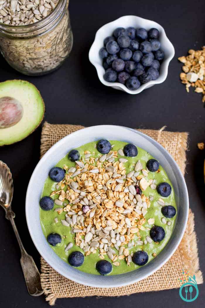 The Ultimate Green Smoothie Bowl - Simply Quinoa